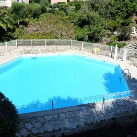 Les Coteaux De La Nartelle Apartment *